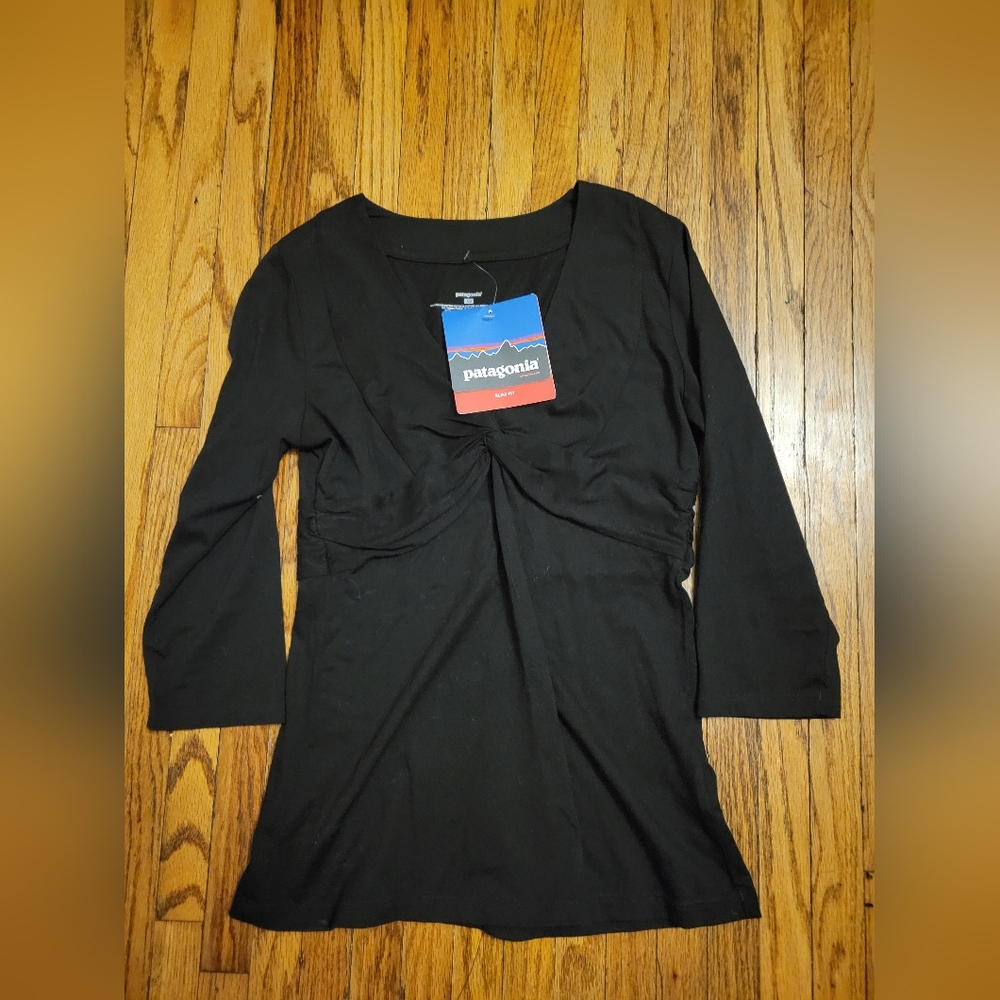 Sz XS NWT Patagonia Women's Long Sleeve Black Shirt